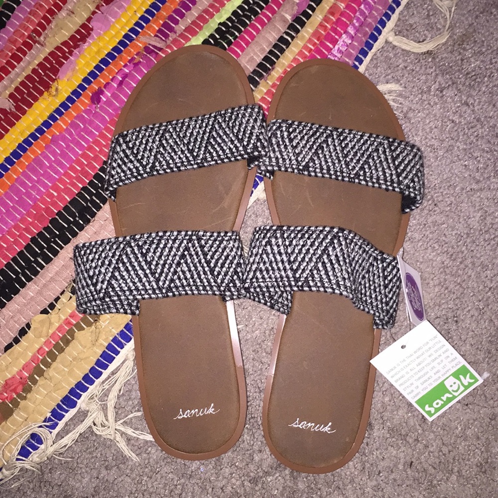 Sanuks